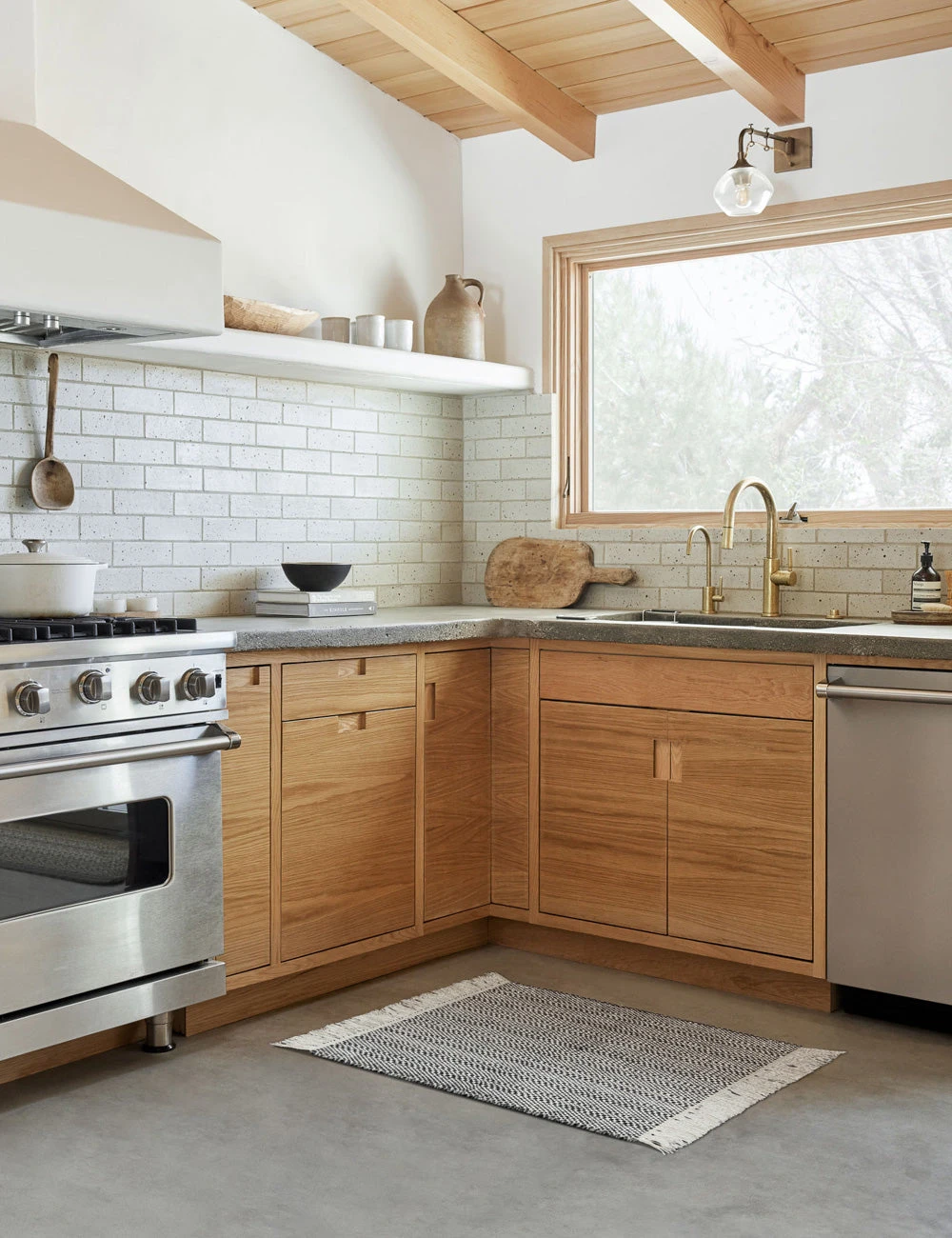 11-RunnerVignette_5732-SITECROP.jpg Lulu And Georgia Saskia Mat