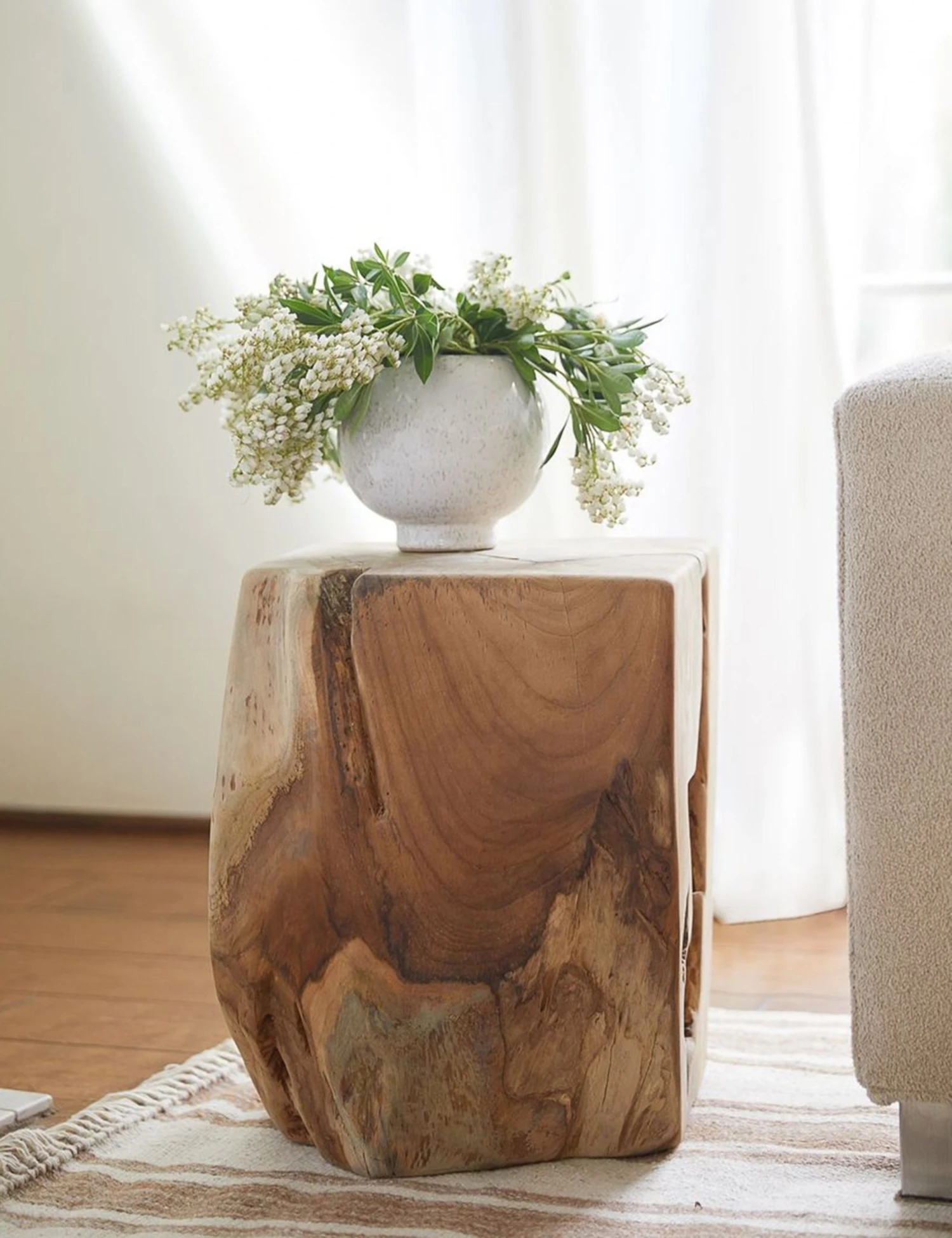 20190405-lulu_valleybrink_road_home10350-edit_1_2.jpg Lulu And Georgia Sandrina Vase