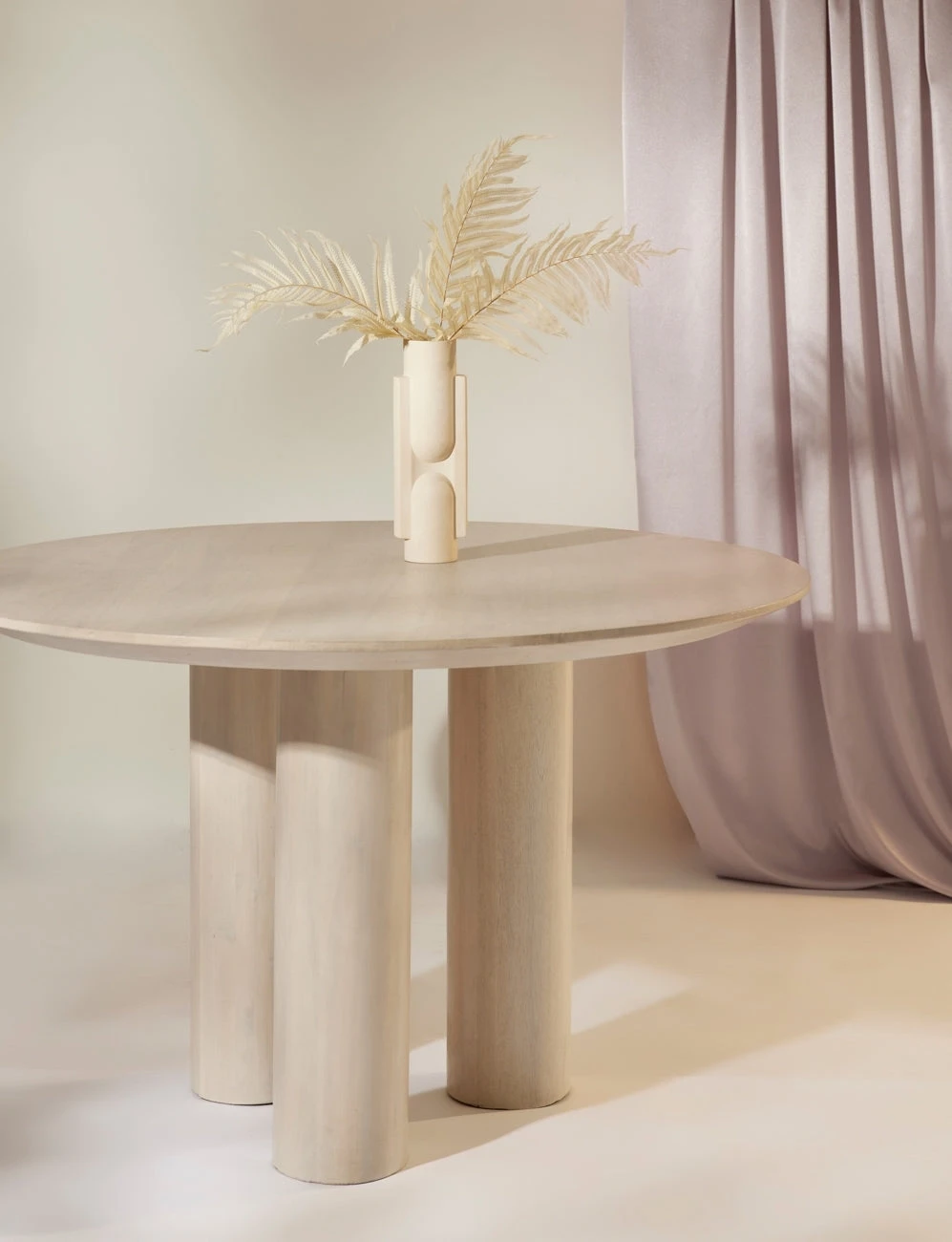20210120-soft_deco_product_lifestyle0926-site_crop_1.jpg Lulu And Georgia Mojave Round Dining Table