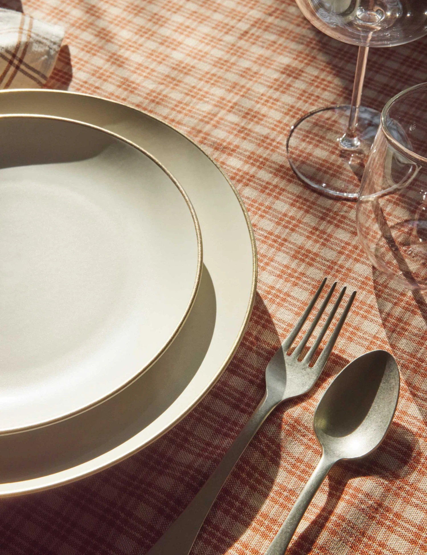 20210804-HOLIDAY211759-SITECROP_ee93f3e5-038a-46b0-a79f-b5e336cb3360.jpg Lulu And Georgia Costa Nova Augusta Dinner Plates (Set Of 6)