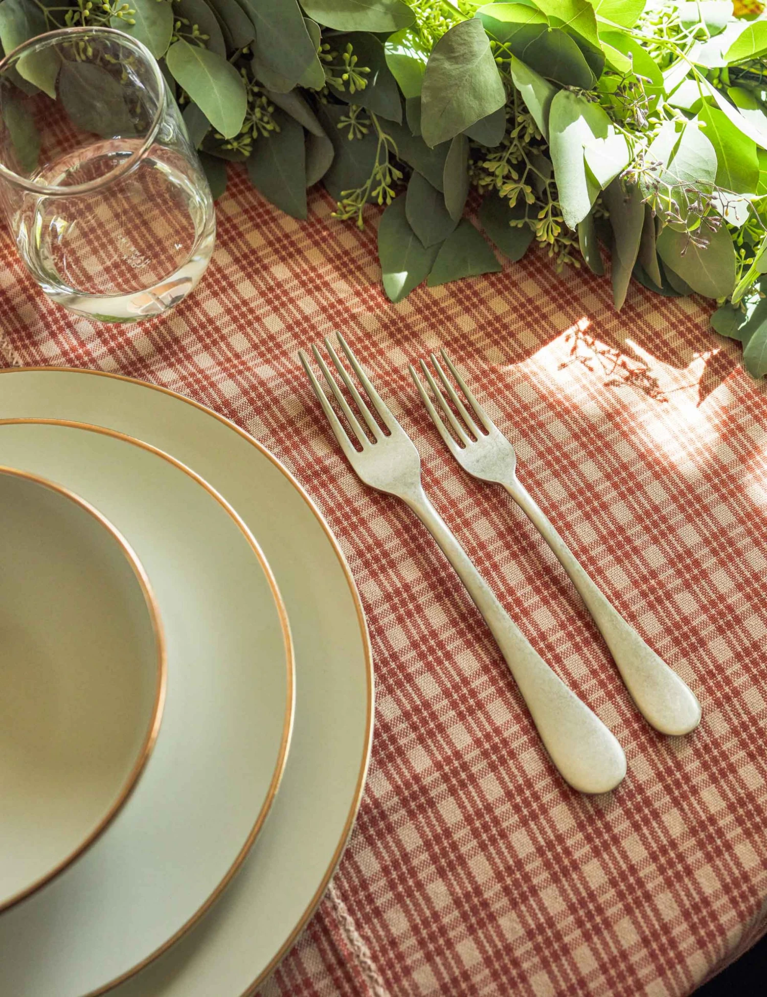 20210804-HOLIDAY212009-SITECROP.jpg Lulu And Georgia Heather Taylor Home Katherine Plaid Tablecloth Kitchen + Dining