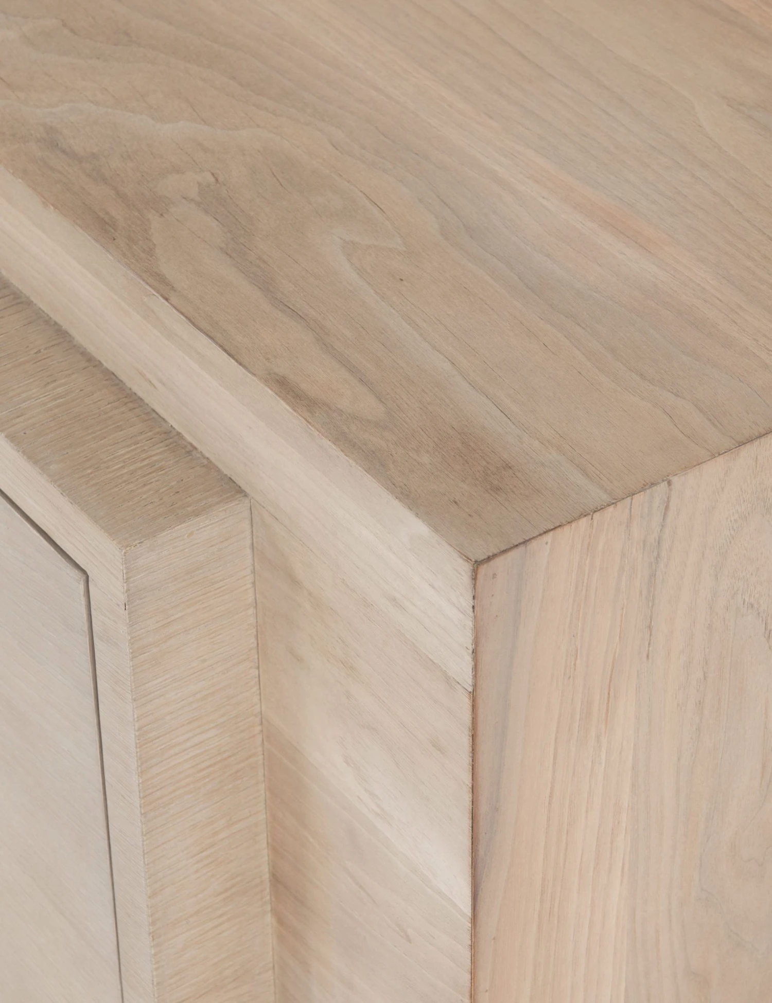 223626-001_det_4.jpg Lulu And Georgia Palermo Media Console