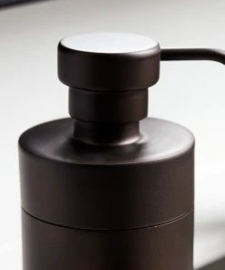 Lulu And Georgia New Bond Bath Accessories