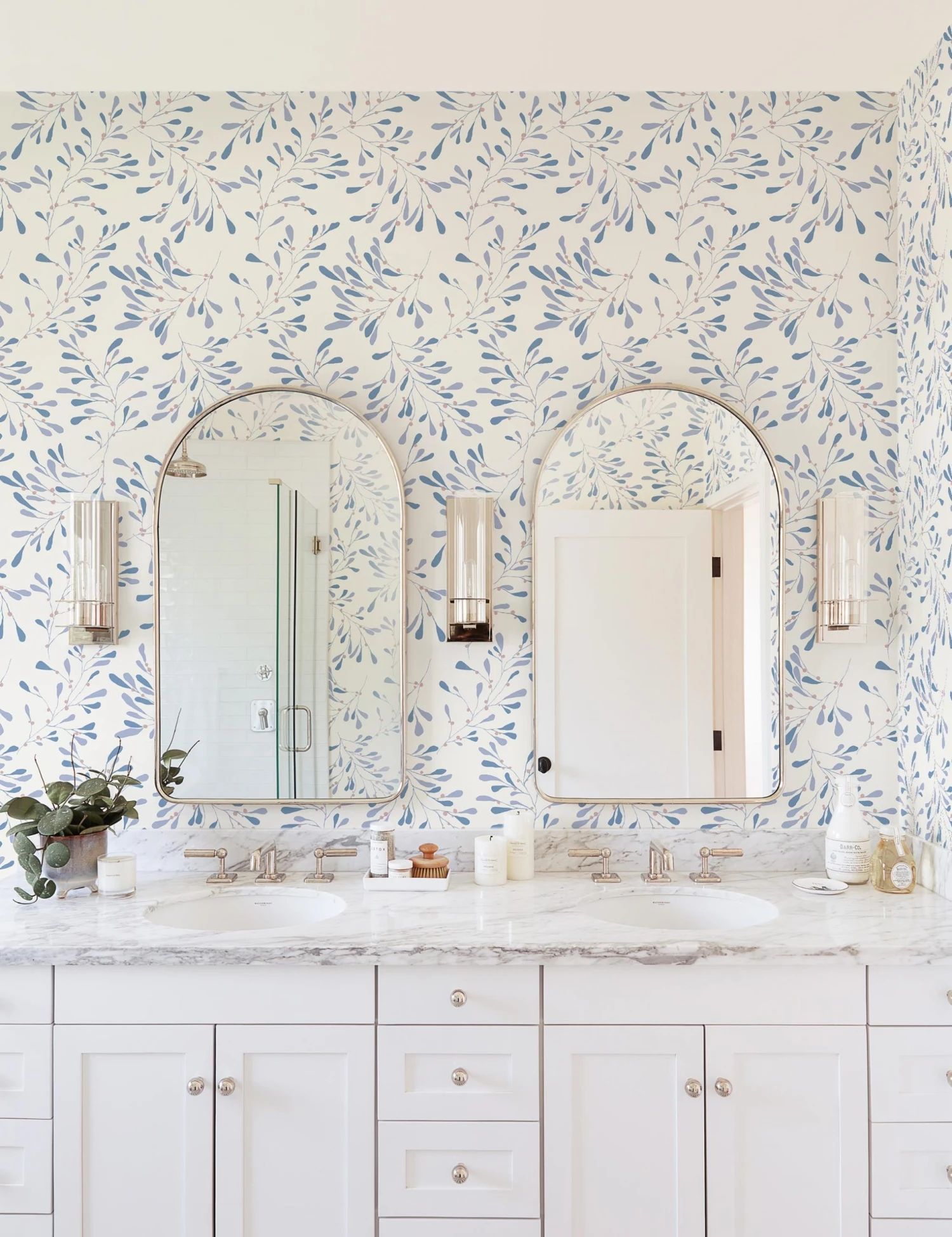 5-20190702-10thSteetHomeDay120694-2.jpg Lulu And Georgia Branch Wallpaper By Susan Hable