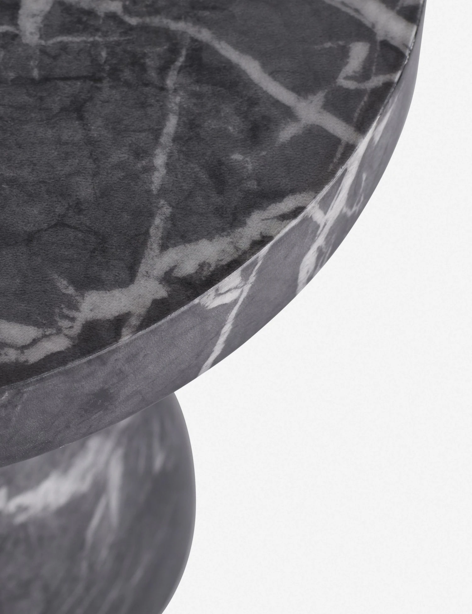 5586.d3_1fb36768-4145-4a9a-9e91-7ab0559acc35.jpg Lulu And Georgia Arteriors Serafina Side Table