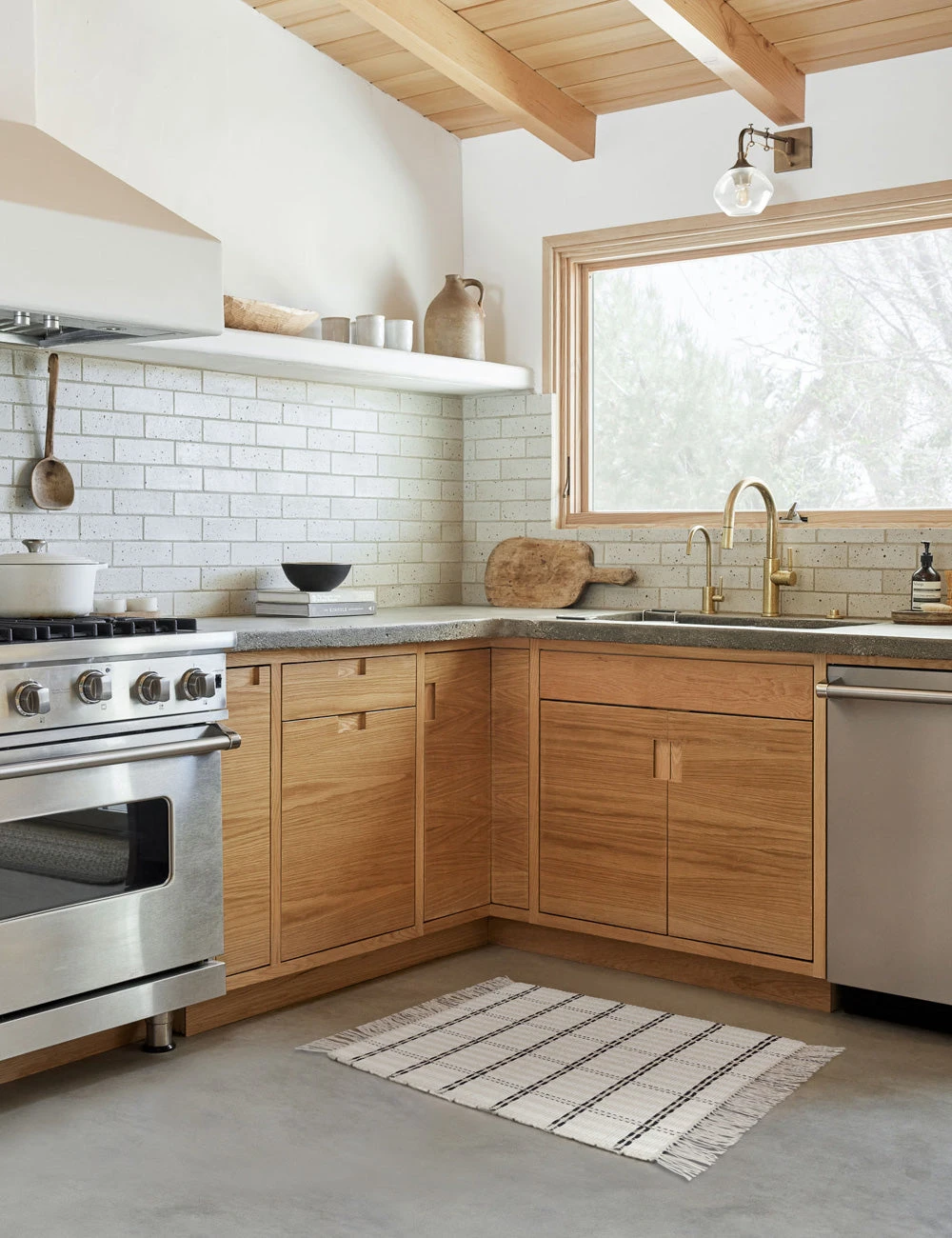 9-RunnerVignette_5732-SITECROP.jpg Lulu And Georgia New Elin Mat