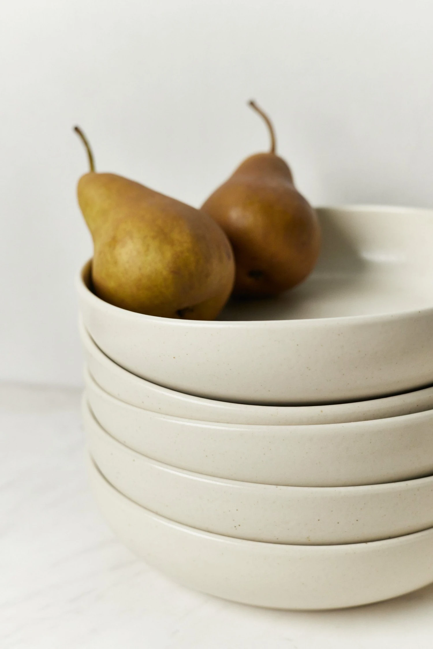 Lulu And Georgia Artful Proportions Collection Casafina Pacifica Dinnerware, Vanilla (18-Piece Set) 2 Lulu And Georgia Artful Proportions Collection Casafina Pacifica Dinnerware, Vanilla (18-Piece Set)