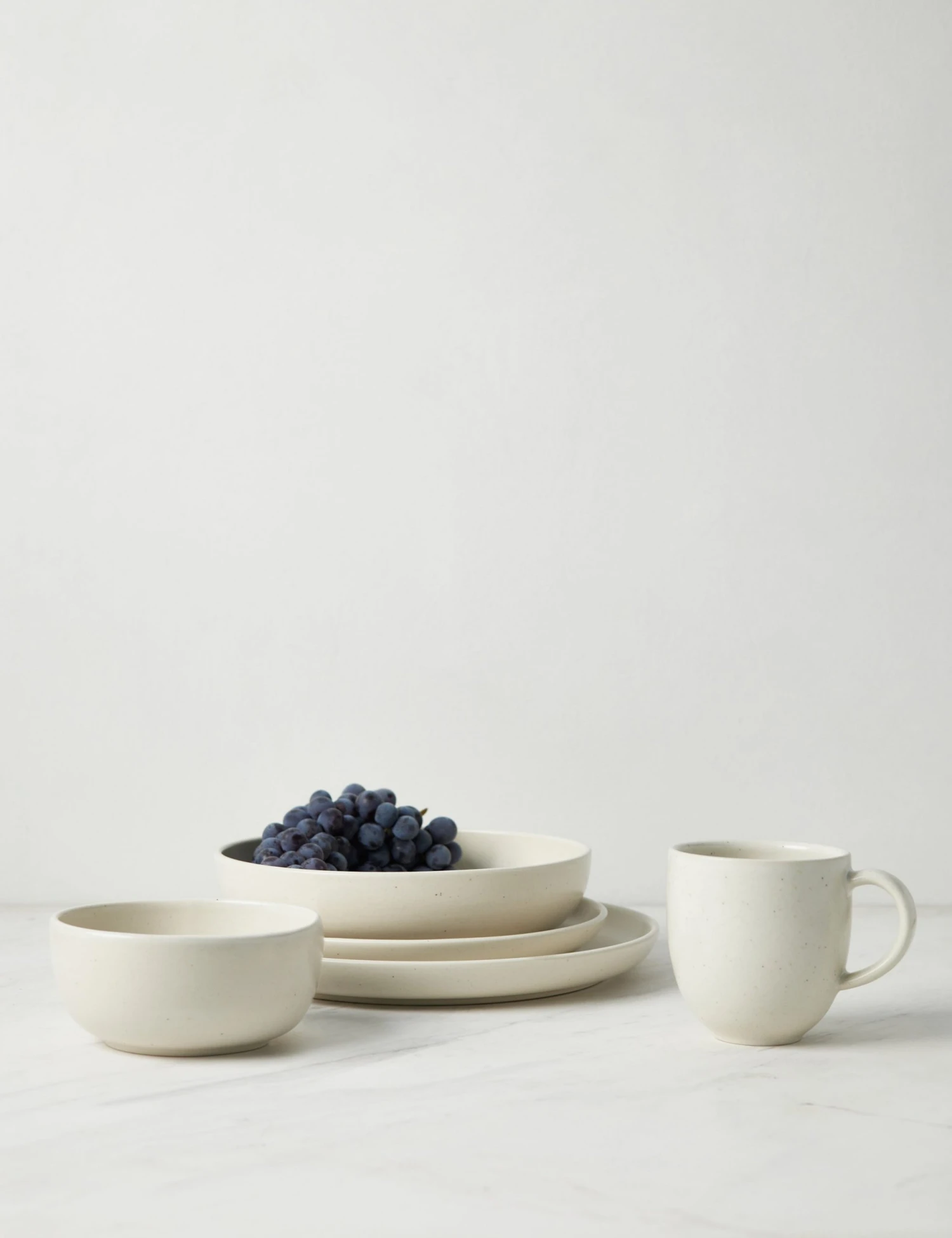 CasafinaPacificaDinnerware_Vanilla_5-PiecePlaceSetting_-5427.jpg Lulu And Georgia Artful Proportions Collection Casafina Pacifica Dinnerware (5-Piece Place Setting)