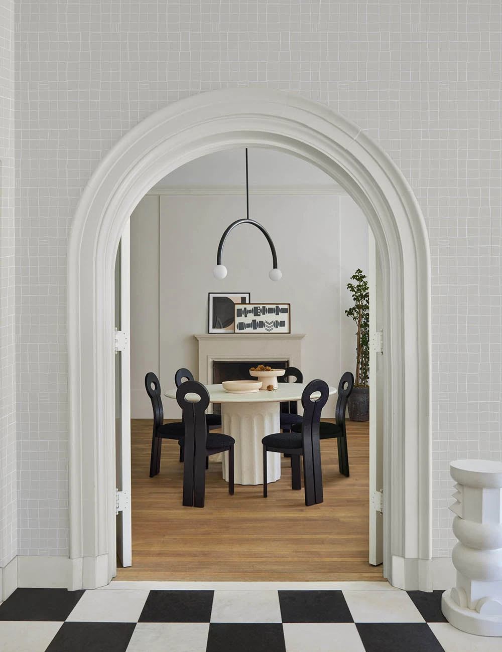 CopyofDoricDiningRoom_12999V1.1-SITECROP_Wallpaper_54fb3c20-306e-46e2-8ecb-dff9bc111a6d.jpg Lulu And Georgia Sarah Sherman Samuel Collection Irregular Grid Wallpaper By Sarah Sherman Samuel