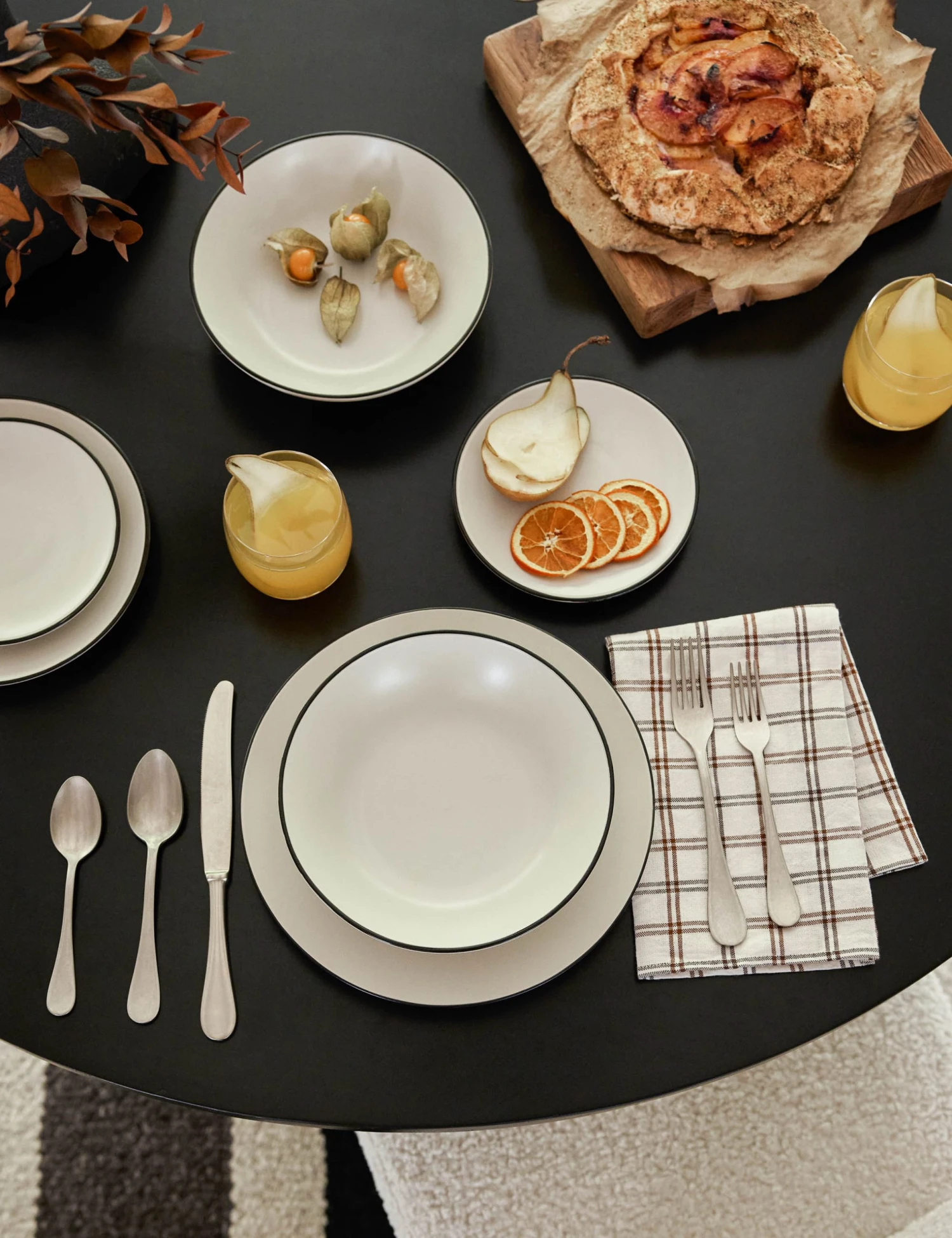 HidaraRugDiningRoom_3887-SITECROP-2_fc6f1ad2-98d0-404f-bb30-ddb0eb8400e8.jpg Lulu And Georgia Costa Nova Augusta Dinner Plates (Set Of 6)