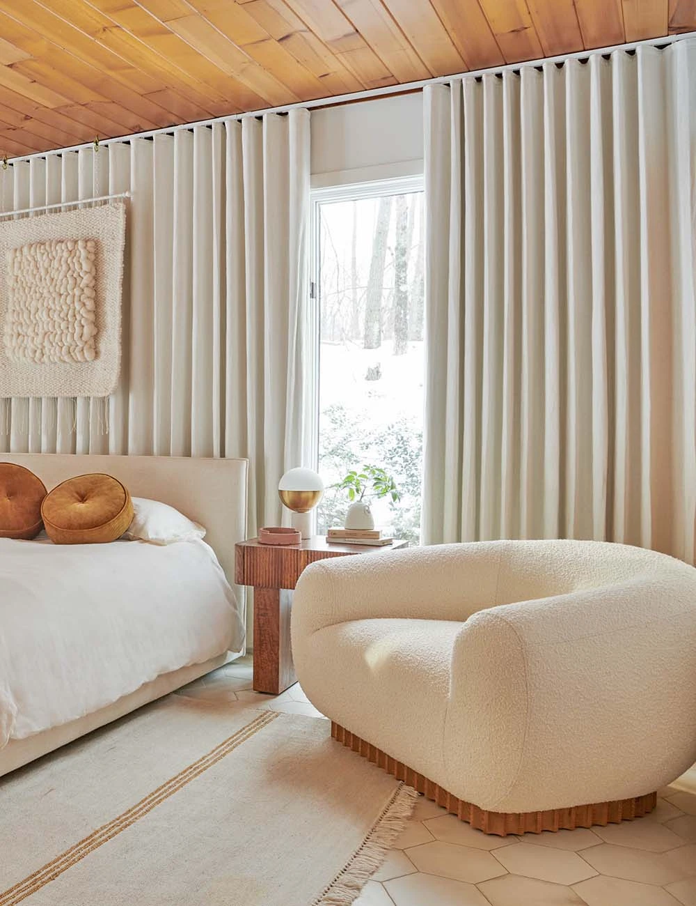 Lulu_GeorgiaxSSS_010421_08-SITECROP-6_d9227fd6-c4fe-4cbd-9568-22befae41e14.jpg Lulu And Georgia Sarah Sherman Samuel Collection Billow Lounge Chair By Sarah Sherman Samuel