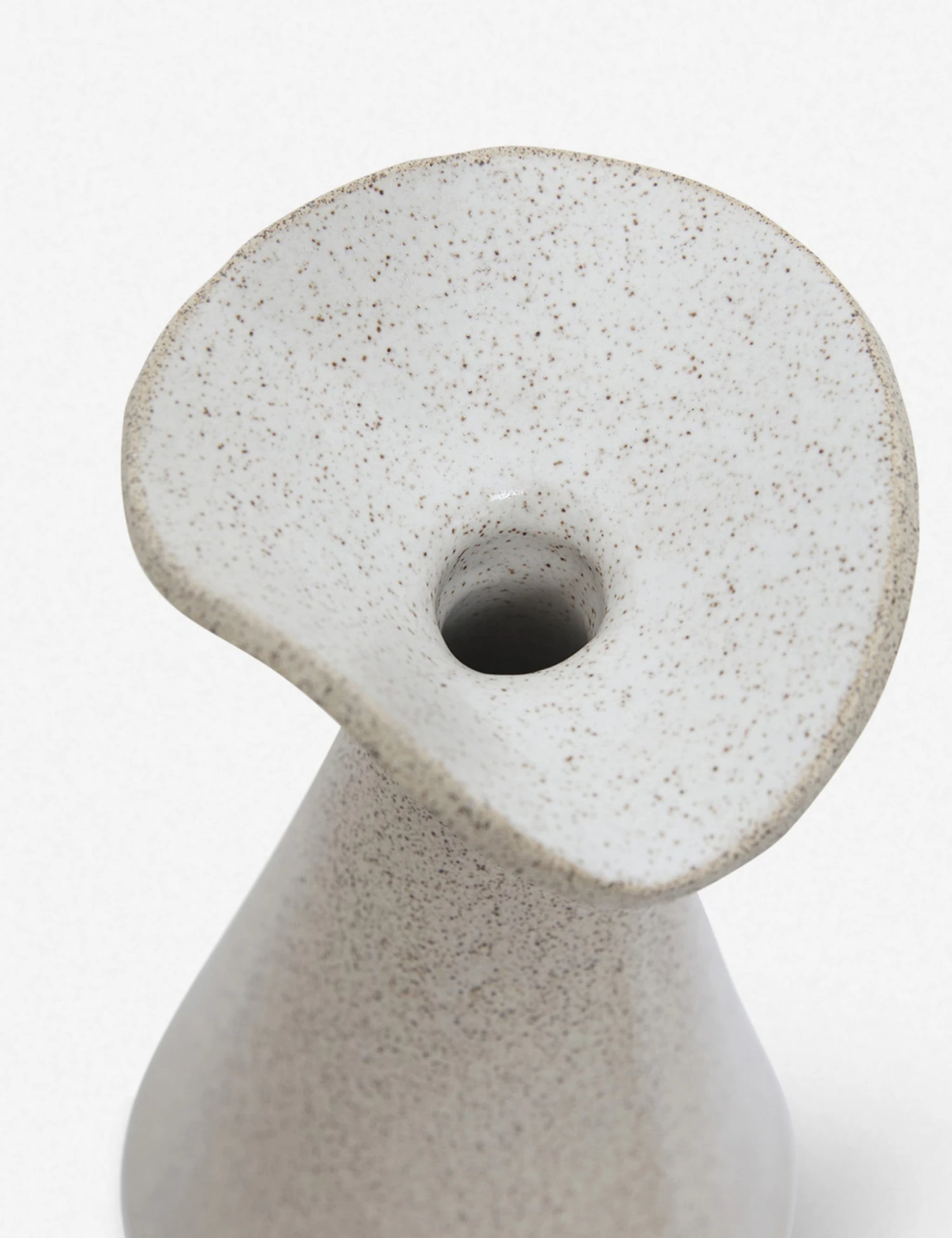 SINCeramicsFloraOilCruet_4030.jpg Lulu And Georgia Flora Oil Cruet By SIN Curved + Rounded