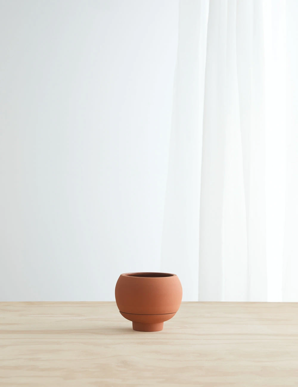 SuttonSelf-WateringPlanter_Terracotta_10298.jpg Lulu And Georgia Sutton Self-Watering Planter By Greenery Unlimited New