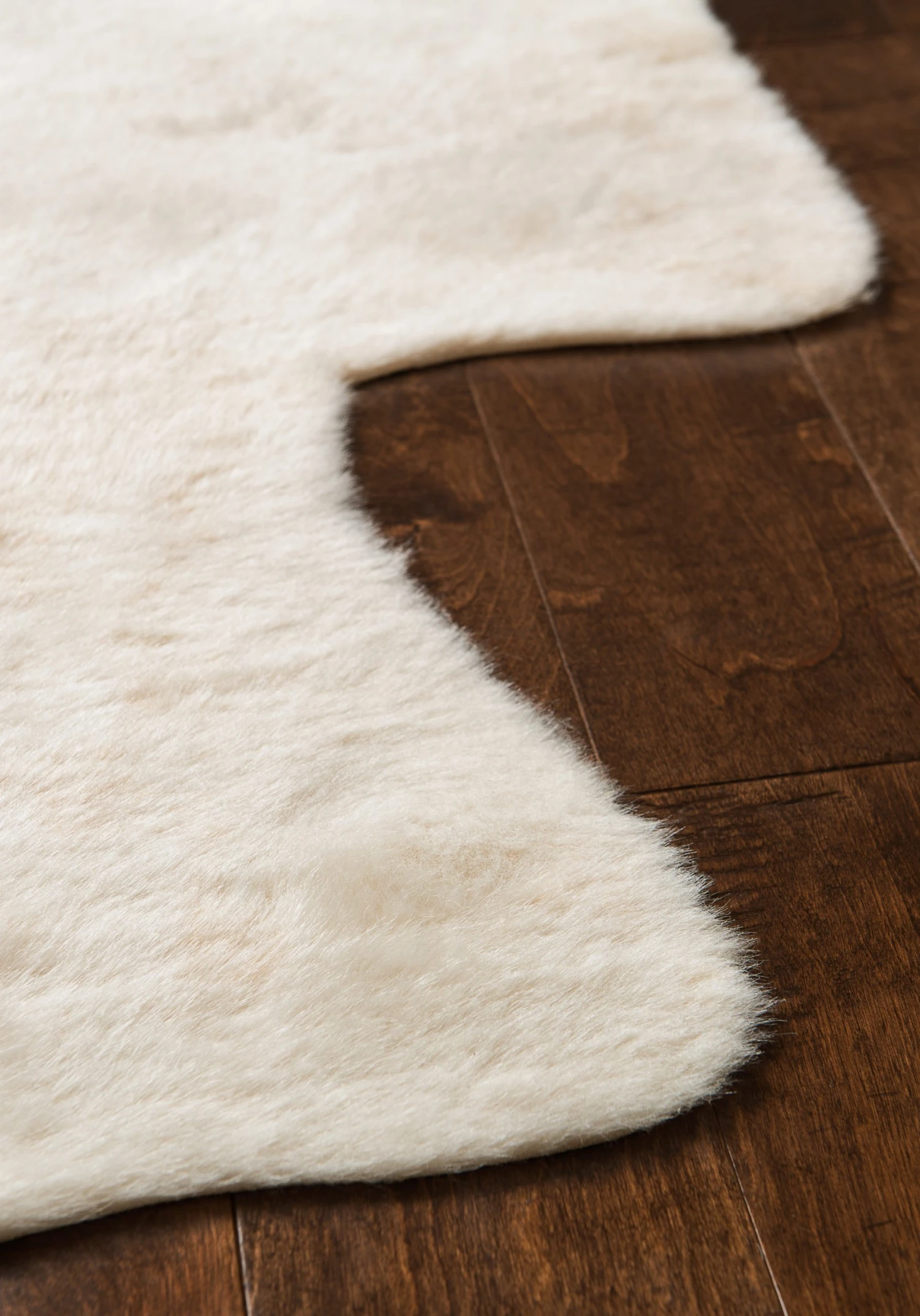 grangc-10iv00_1.jpg Lulu And Georgia Rugs Brighton Faux Cowhide Rug