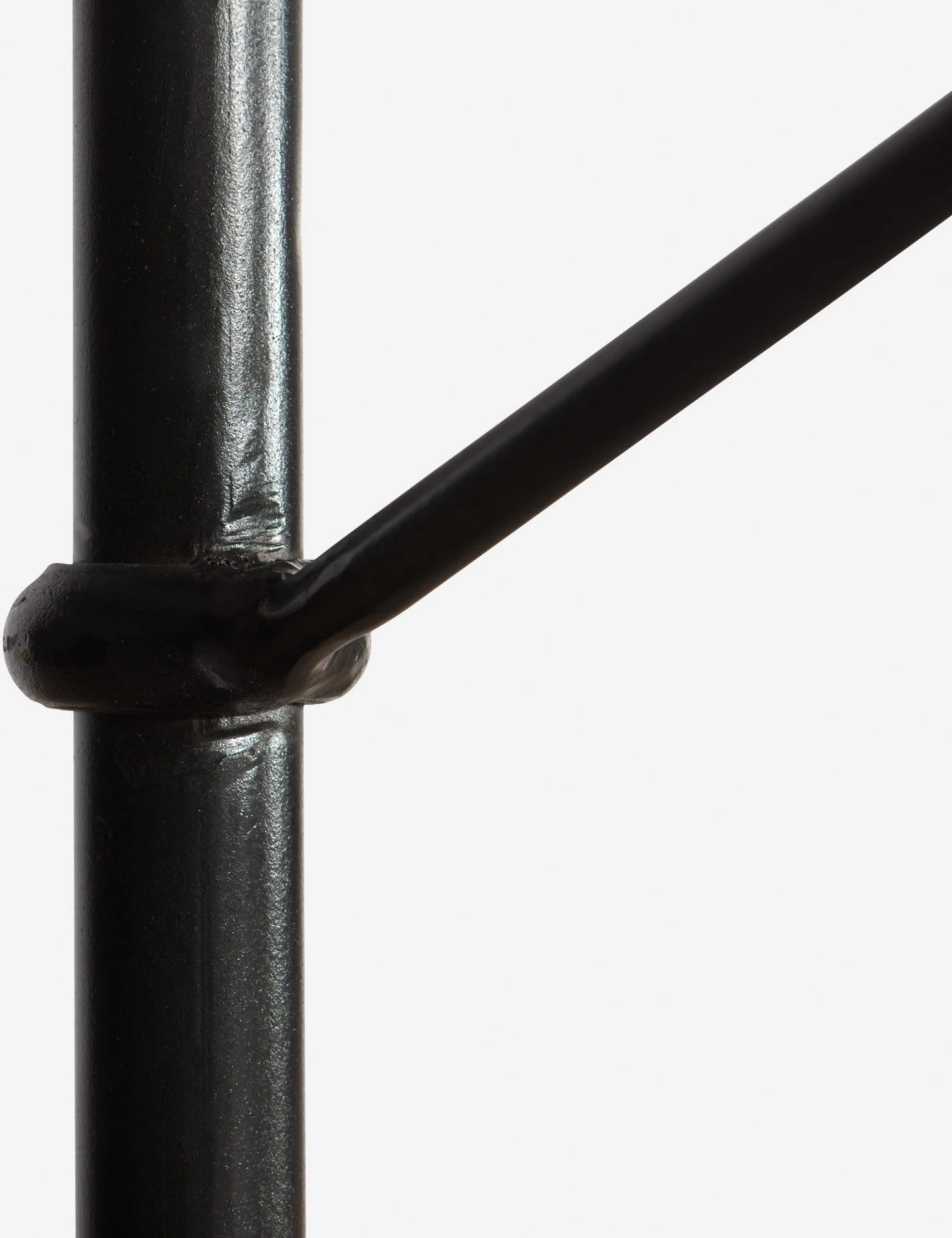 icap-q7_det_4_1_f3d5ecb0-1715-4a7a-a9df-98f6fa75933b.jpg Lulu And Georgia Maddie Bed Curved + Rounded