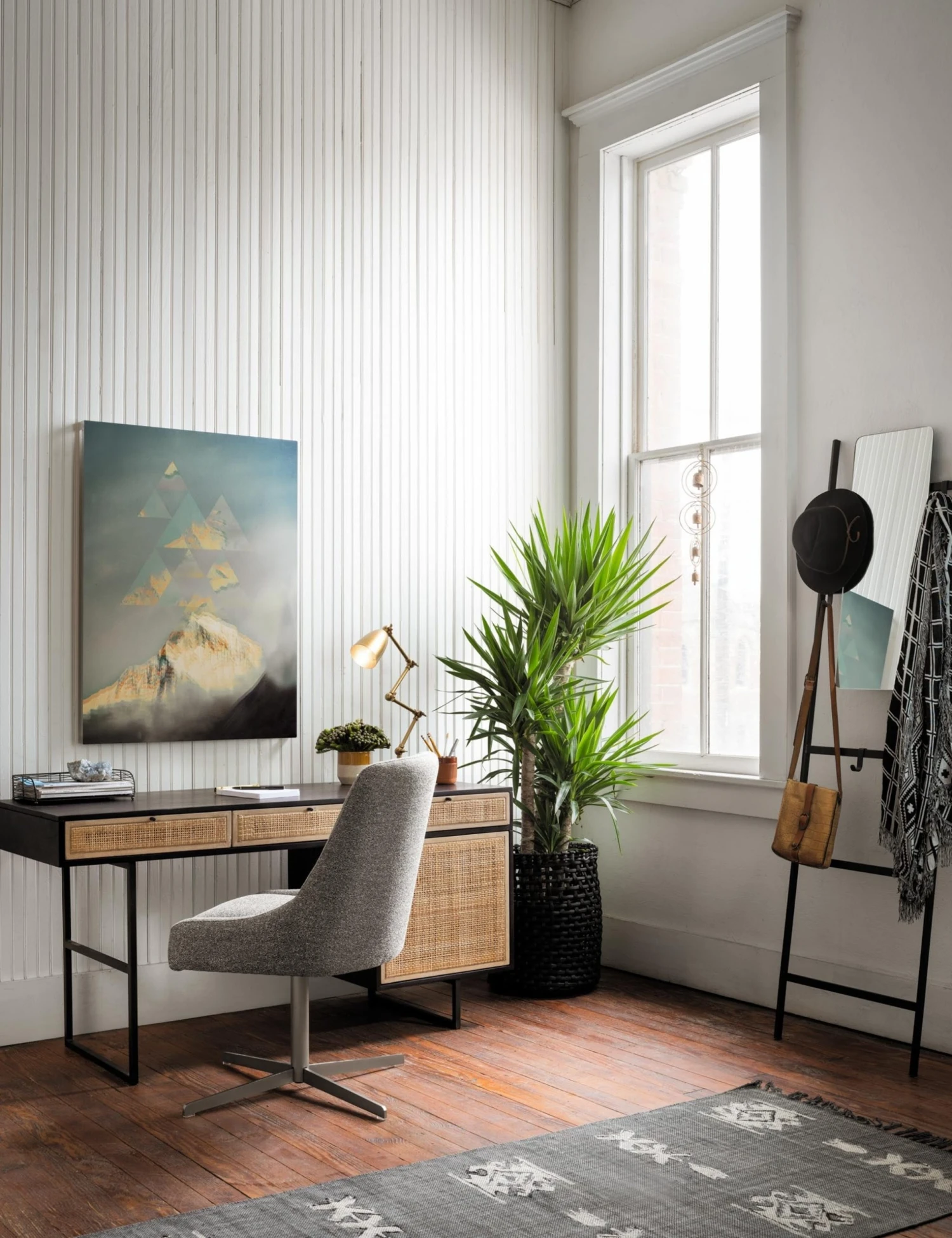 iprs-004a_rom_1.jpg Lulu And Georgia Hannah Desk Bestsellers