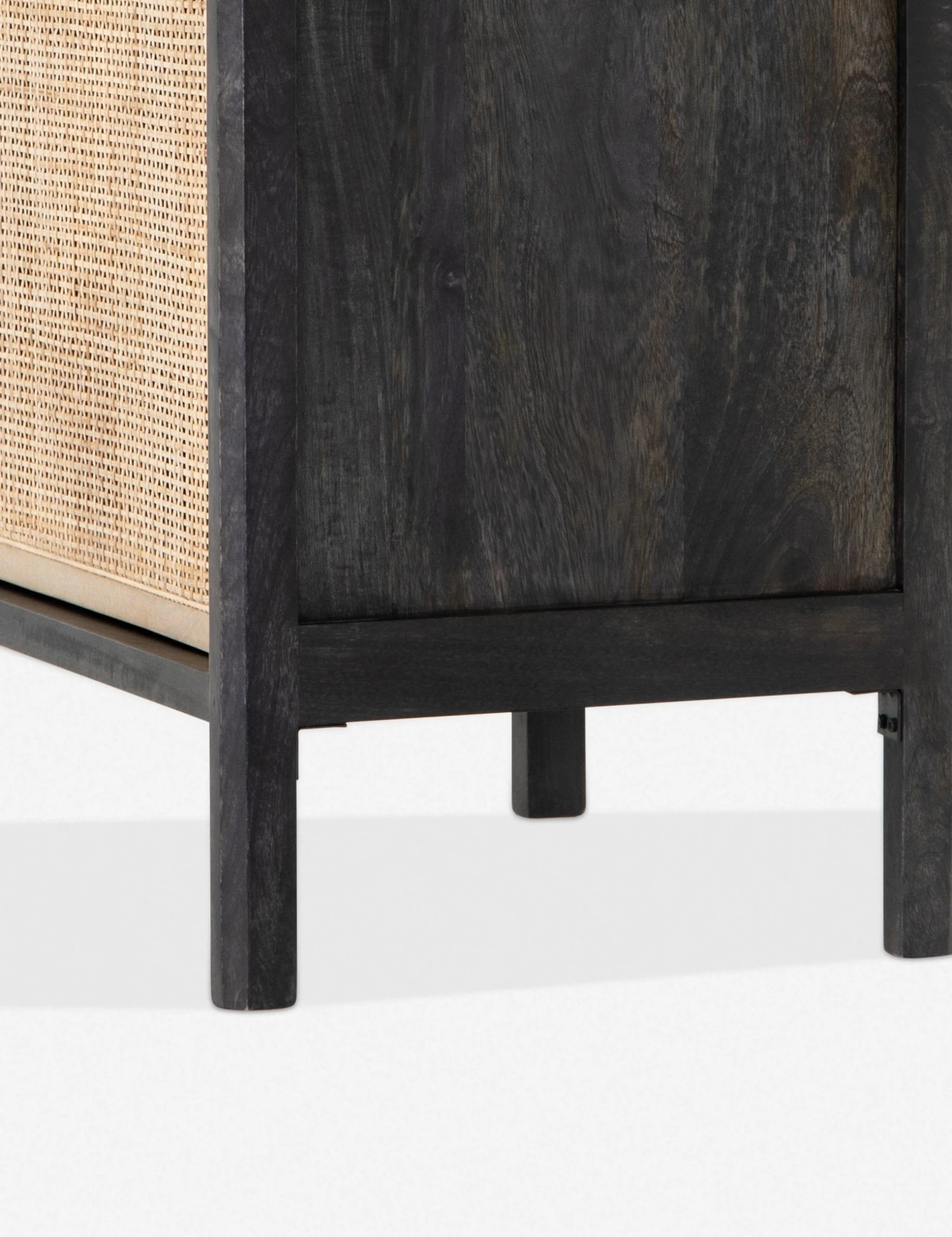 iprs-034b_det_3_521377d6-e85d-4331-9963-e1c497441737-4.jpg Lulu And Georgia Bedroom Hannah Nightstand