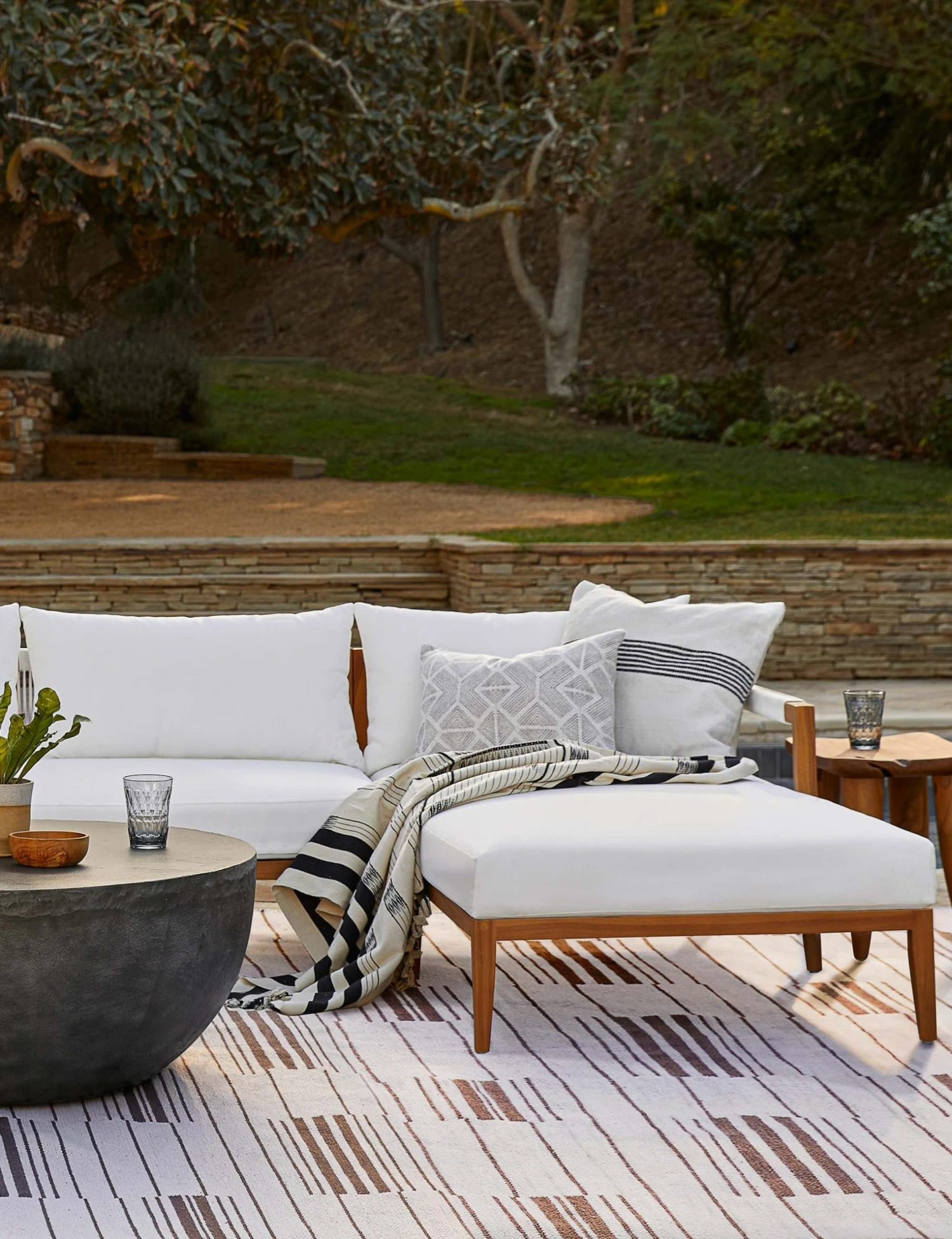 misha_rug_living_room_0399-site_crop-3_1.jpg Lulu And Georgia Danila Throw