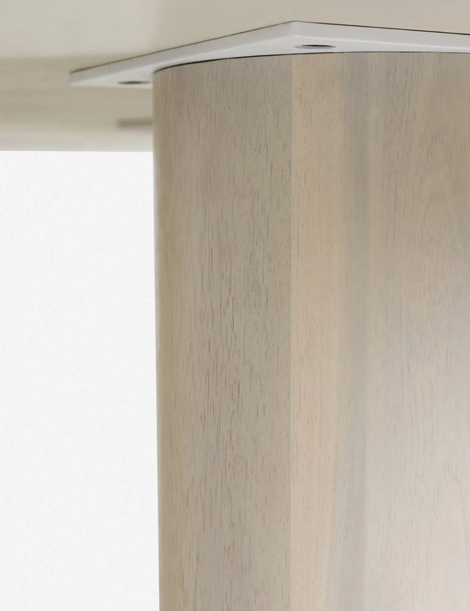 mojave_dining_table_2425.jpg Lulu And Georgia Mojave Round Dining Table