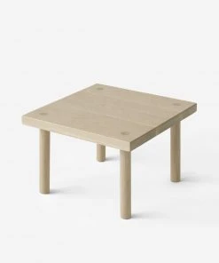 Lulu And Georgia Sun At Six Yucca Stand