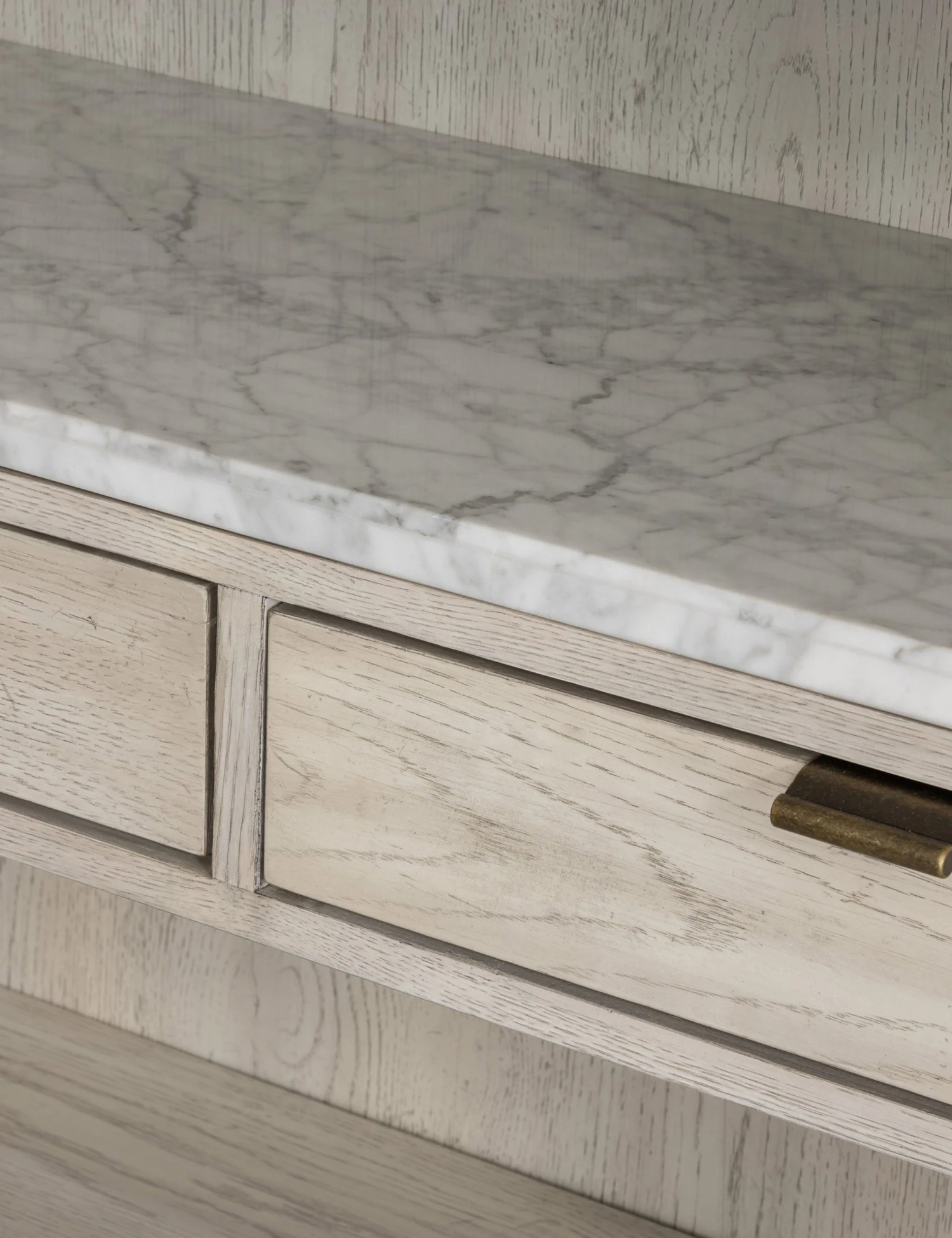 vhdn-049_det_4.jpg Lulu And Georgia Ryden Curio Cabinet