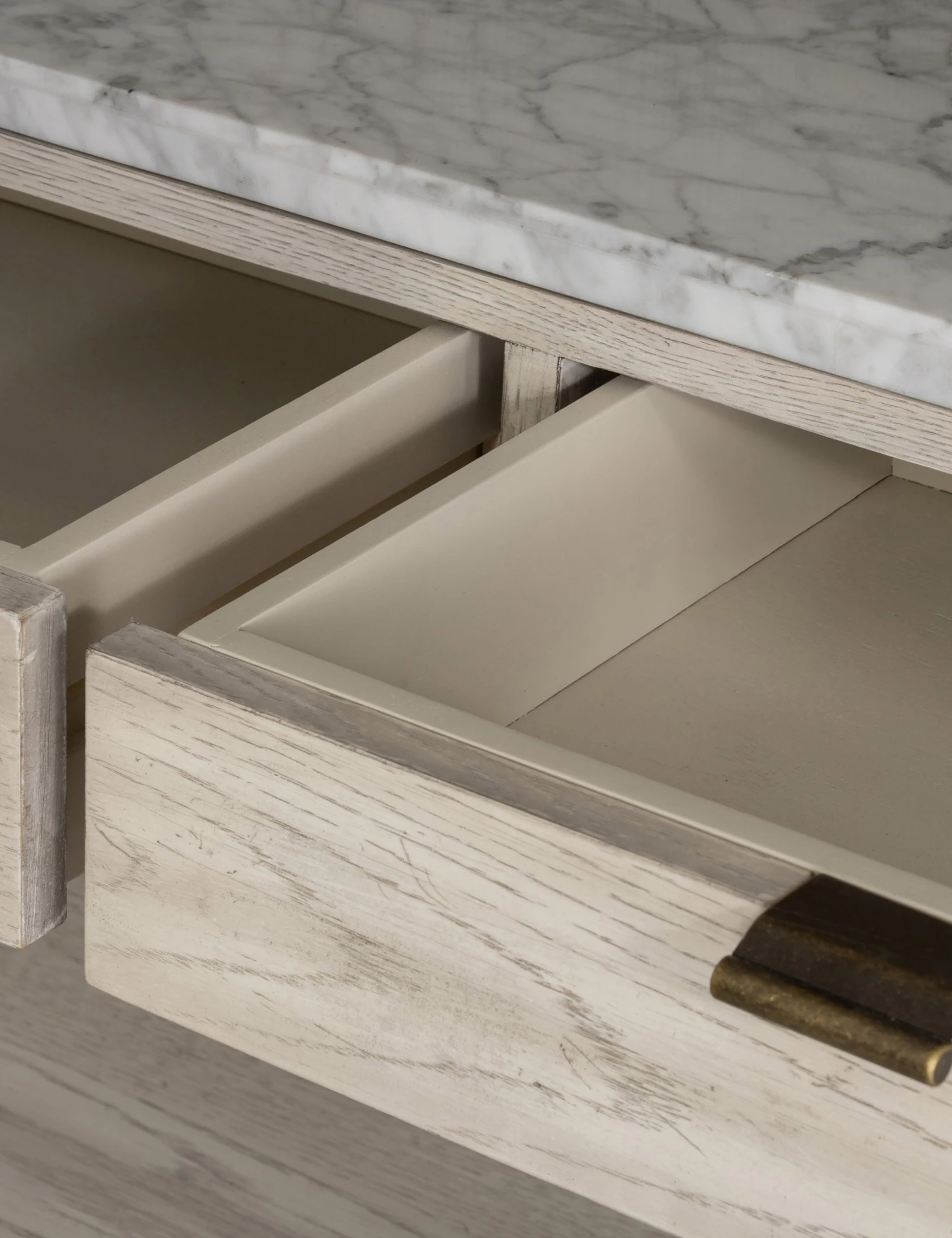 vhdn-049_det_5.jpg Lulu And Georgia Ryden Curio Cabinet